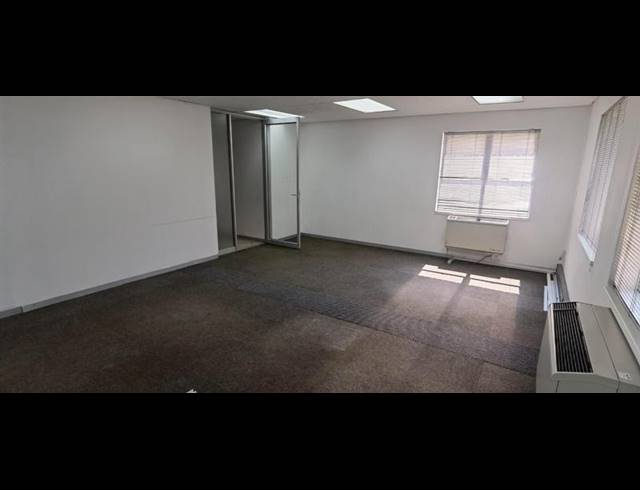 BUSINESS PROPERTY TO RENT IN MENLYN